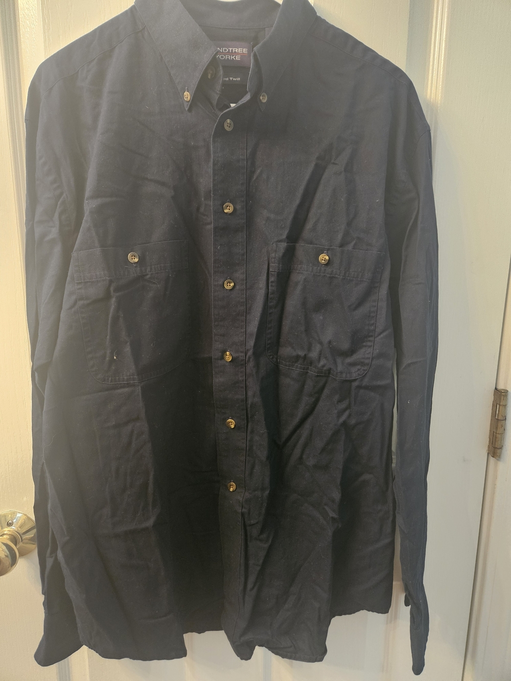 🎉 4 Items/$15 🎉 Classic Button-Down Navy Shirt